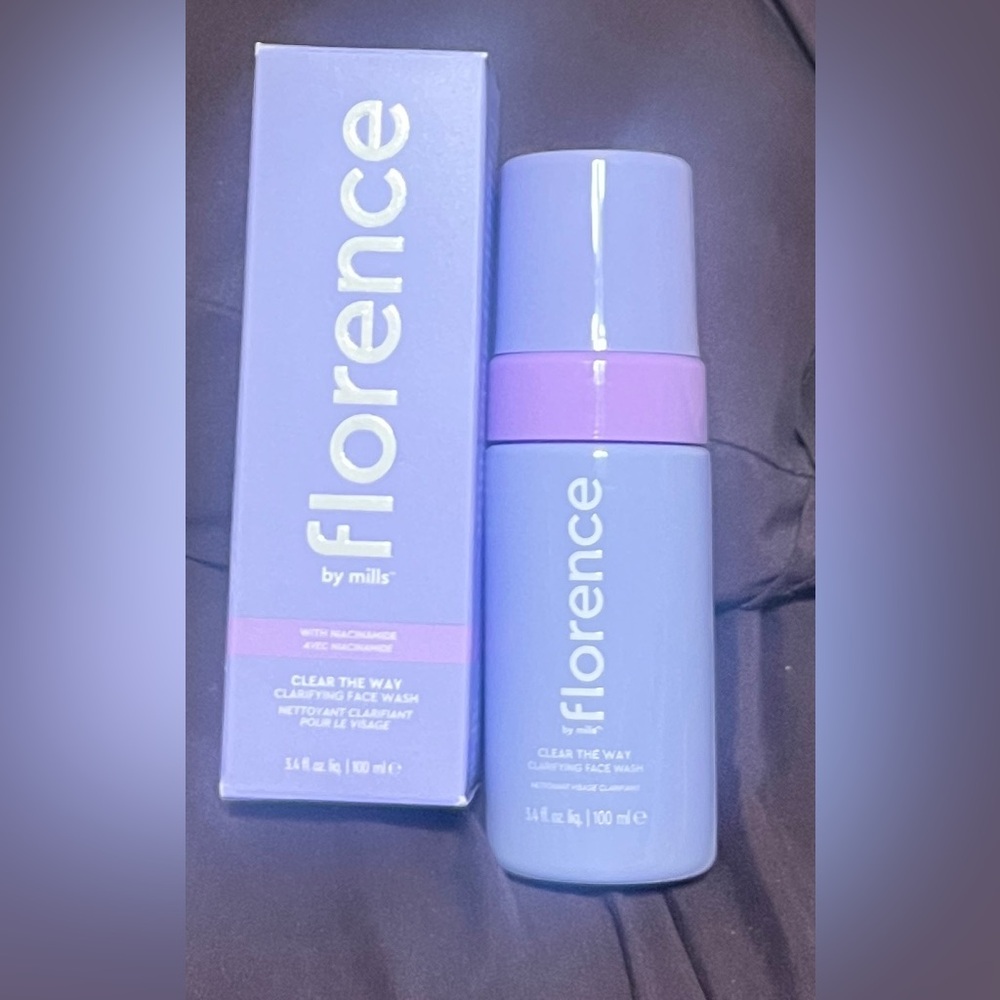 Florence by Mills Clear The Way Clarifying Face Wash W/Niacinamide 3.4 fl oz NEW